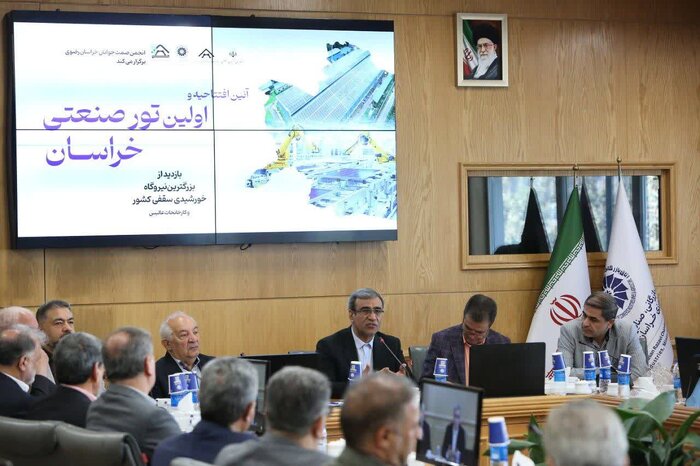 استاندار خراسان رضوی پیشنهاد داد؛ تعریف تورهای صنعتی در راستای اقتصاد زیارت