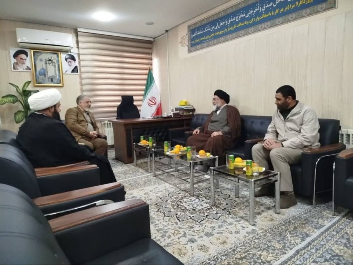 تجلیل نماینده ولی‌فقیه از مدیرعامل بنیاد آبشار عاطفه‌ها