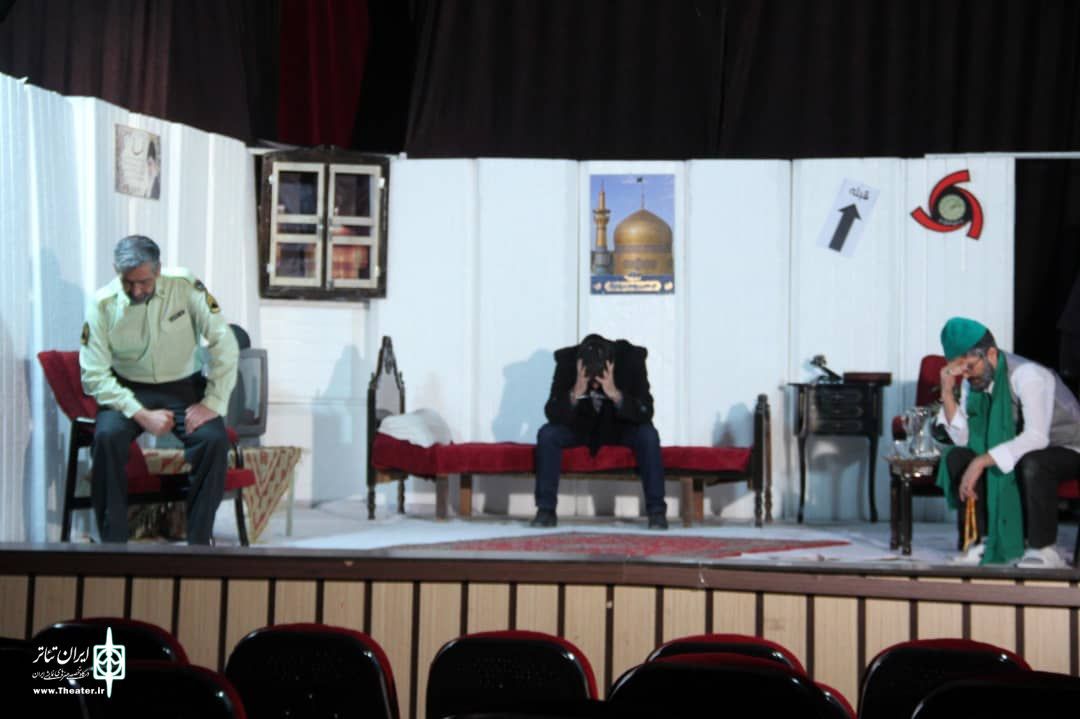 غریبستان راهی سی و یکمین جشنواره تئاتر خراسان رضوی شد.