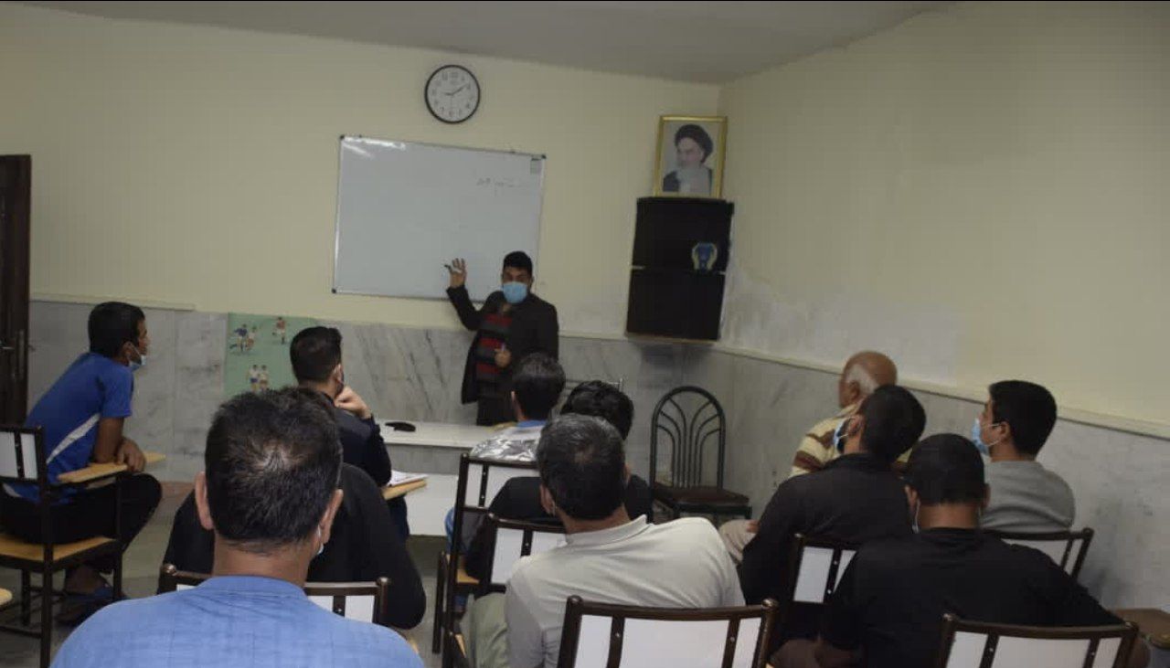 مدیر کل زندانهای خراسان رضوی؛ امکان ادامه تحصیل در مقاطع مختلف تحصیلی برای زندانیان در زندان فراهم است 