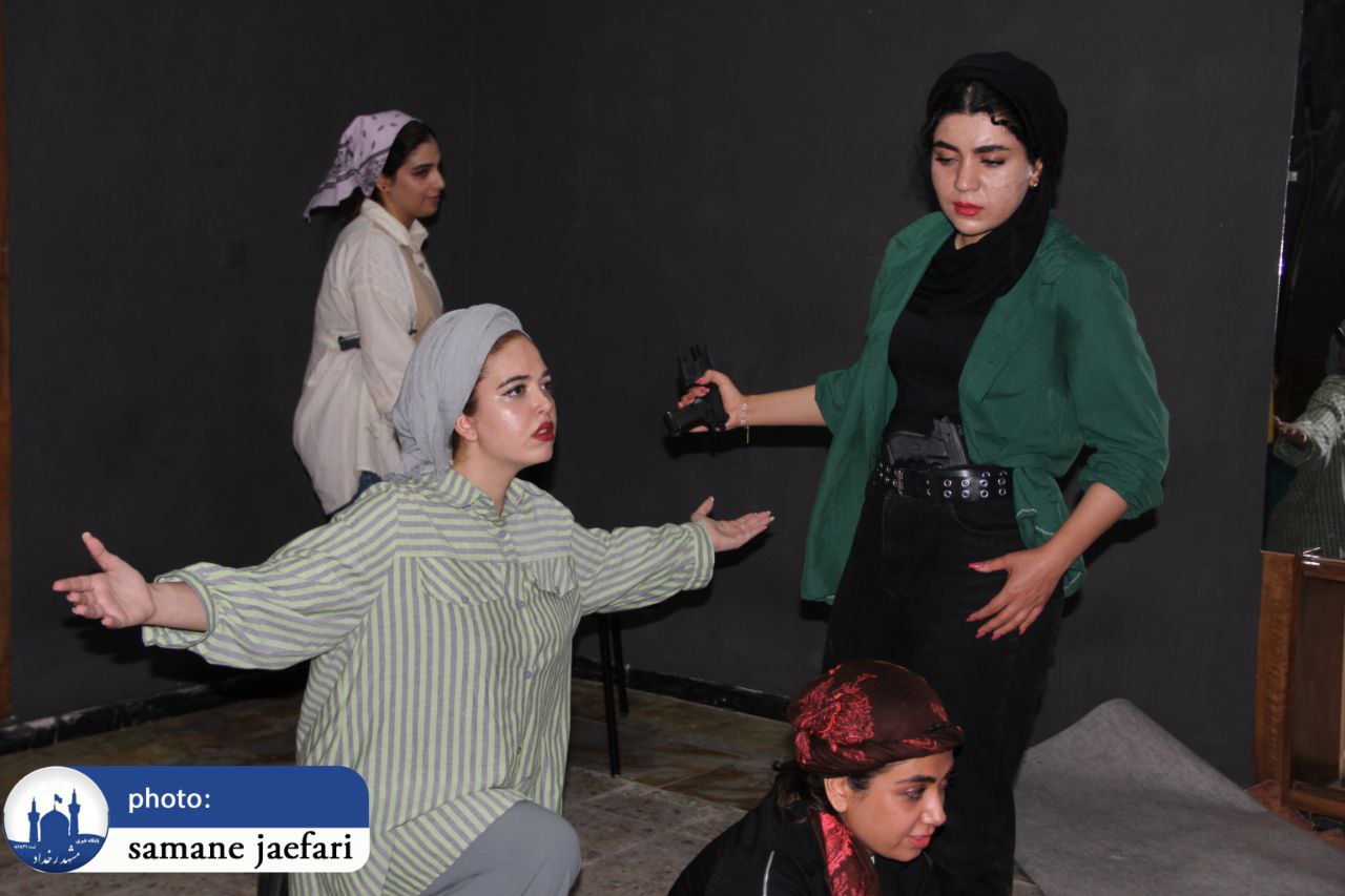 مهرماه؛ زنان شهر لیورپول روی صحنه می‌روند 