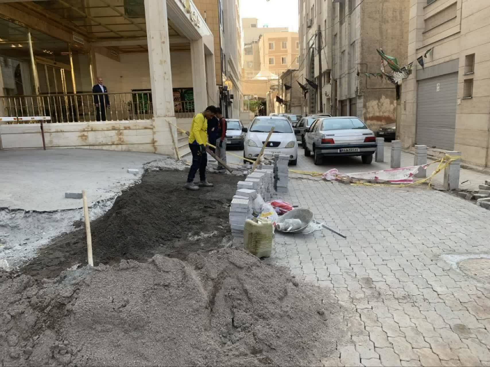 همزمان با اربعین حسینی به بهره برداری می رسد؛ پروژه کف سازی خیابان سرشور ۵ با نصب بولارد