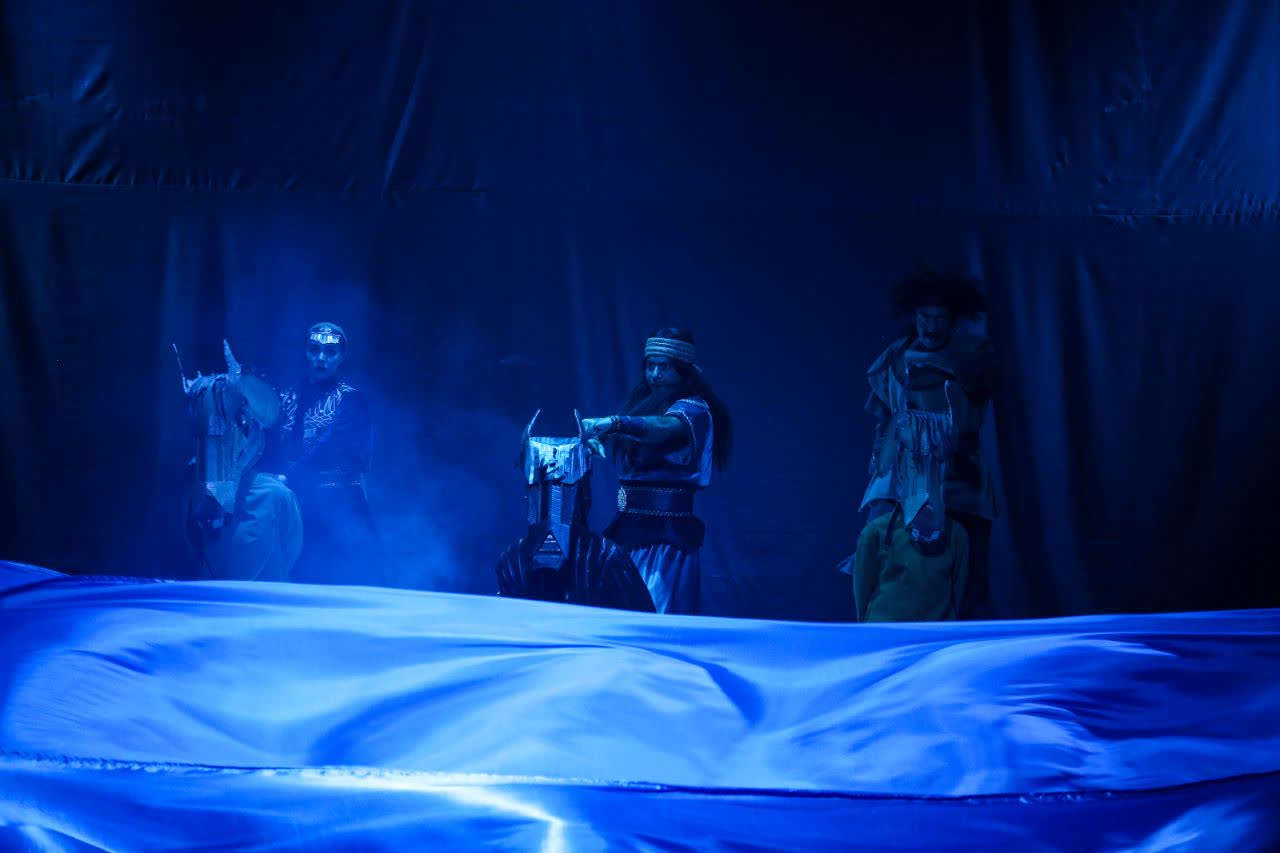 نمایش؛ رویای اسبی به نام شبرنگ به روی صحنه رفت