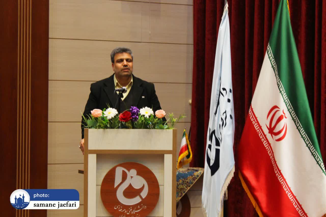 ریاست دانشگاه فنی و حرفه‌ای کشور عنوان کرد: رکن مسئله تولید، سرمایه انسانی است