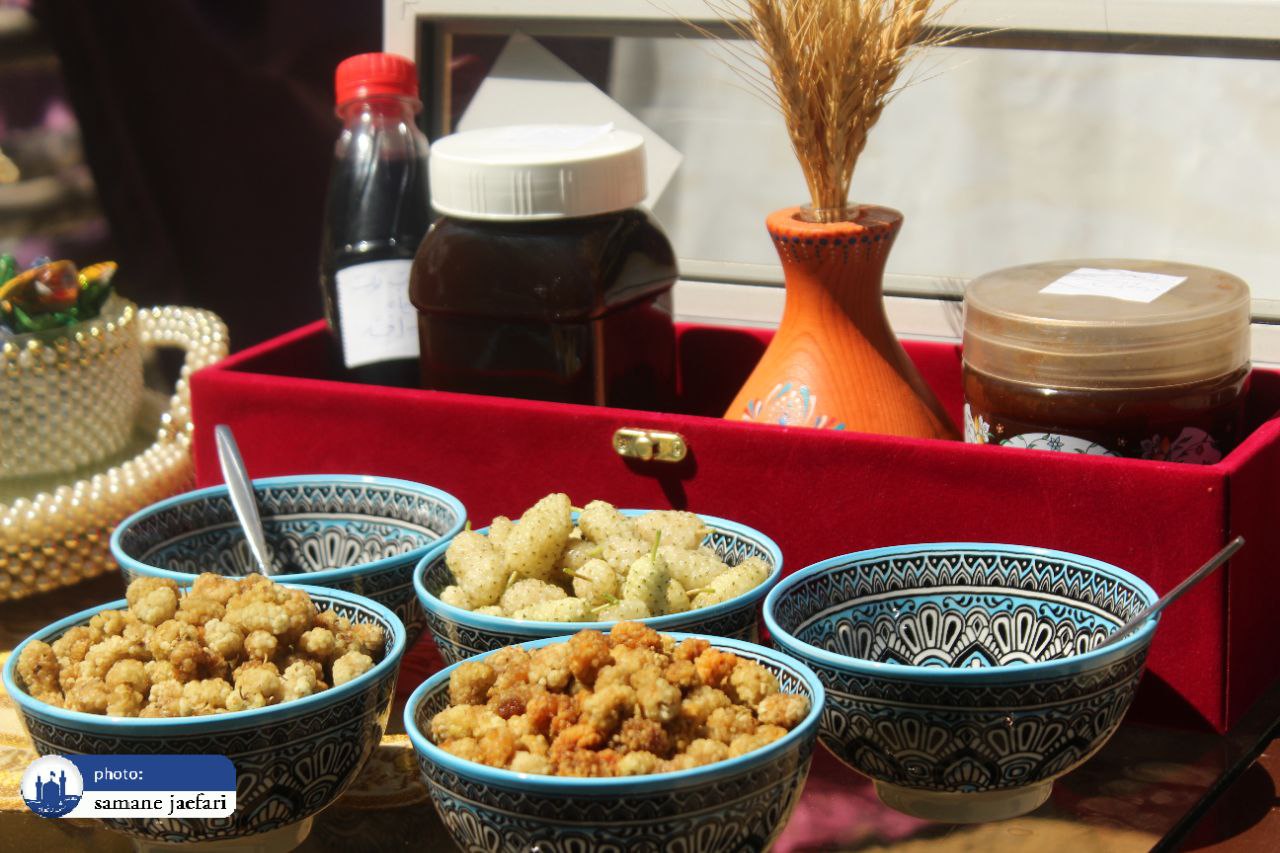 جشنواره توت شاندیز جشنواره توت شاندیز