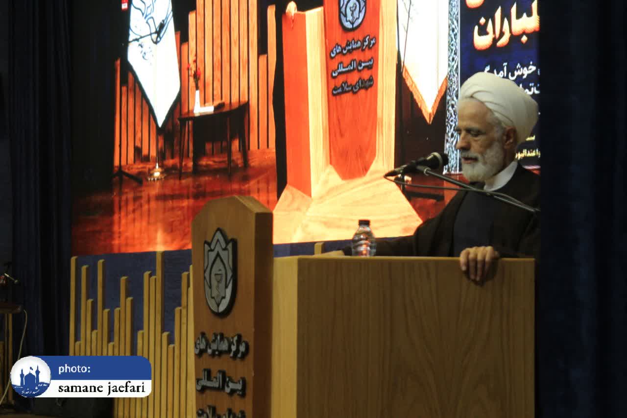 عضو مجمع تشخیص مصلحت نظام تاکید کرد: کشور با سیاست انتقال پول چمدانی اداره نمی شود