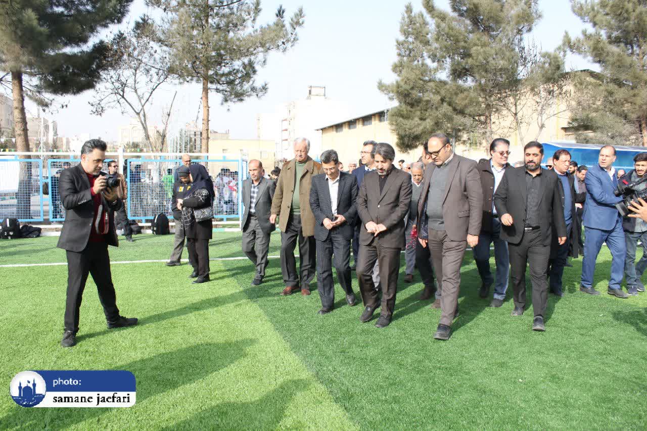 افتتاح زمین کارگری