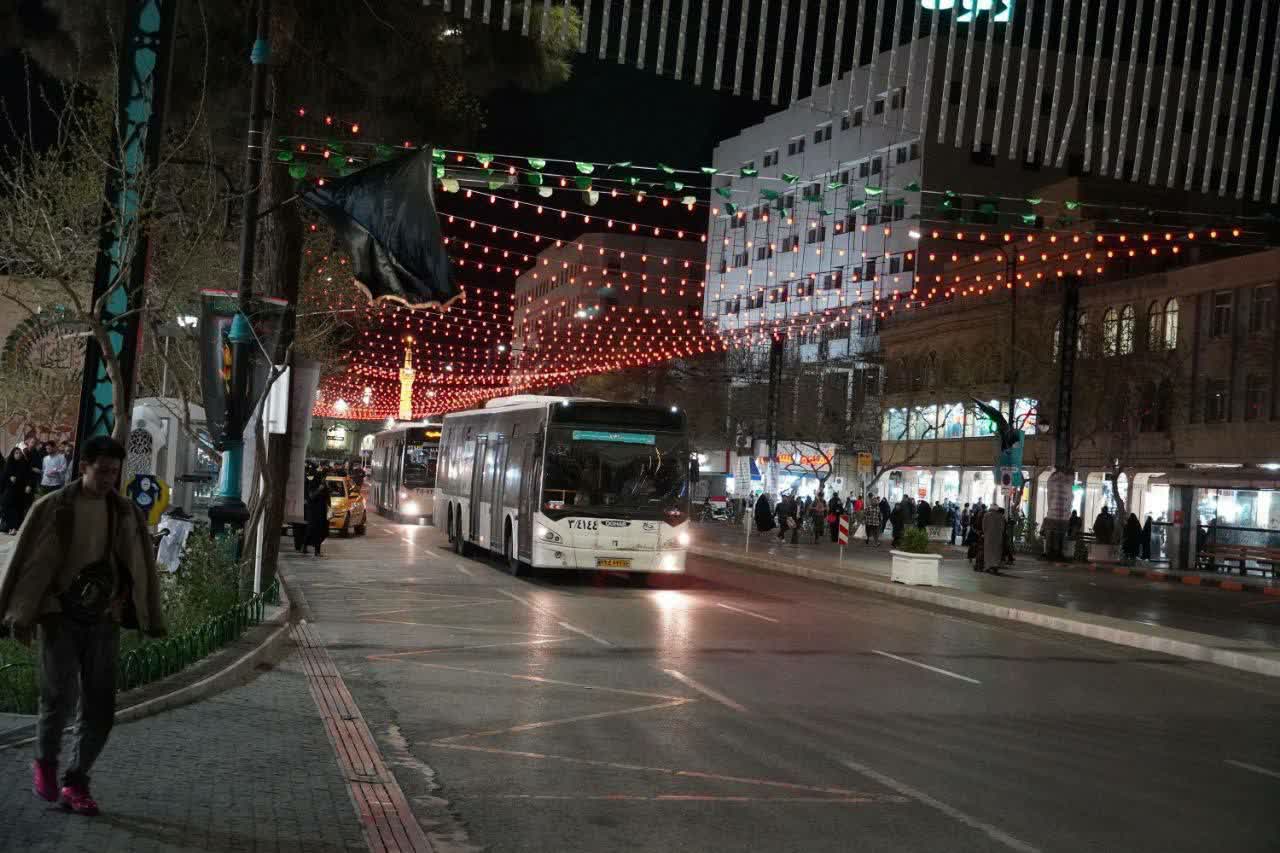 آذین‌بندی و چراغانی خیابان نواب صفوی برای نوروز ۱۴۰۴ و عید سعید فطر 