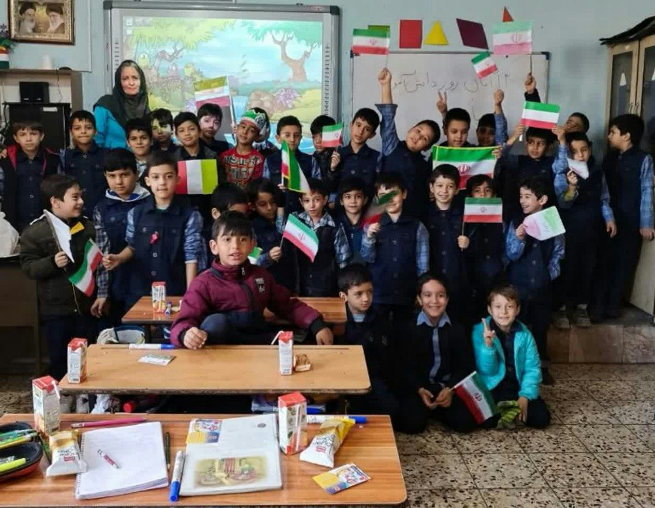 صدای سه نسل به مهربان تدریس؛ همه مدیون تو‌ایم.....