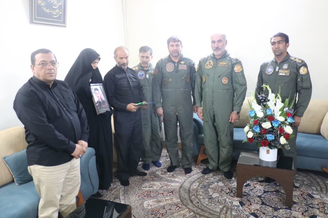 نقش برجسته خانواده شهدا در تحکیم عزت و اقتدار ایران اسلامی