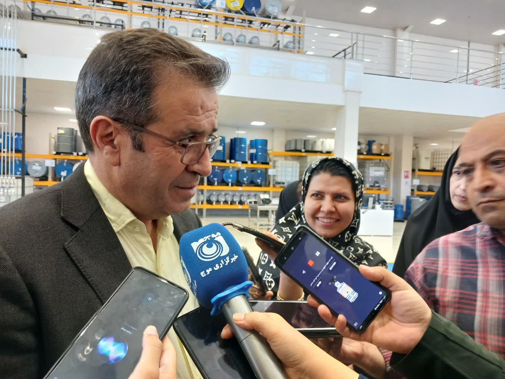 به همت فرماندهان صنعتی، تولید ادامه دارد