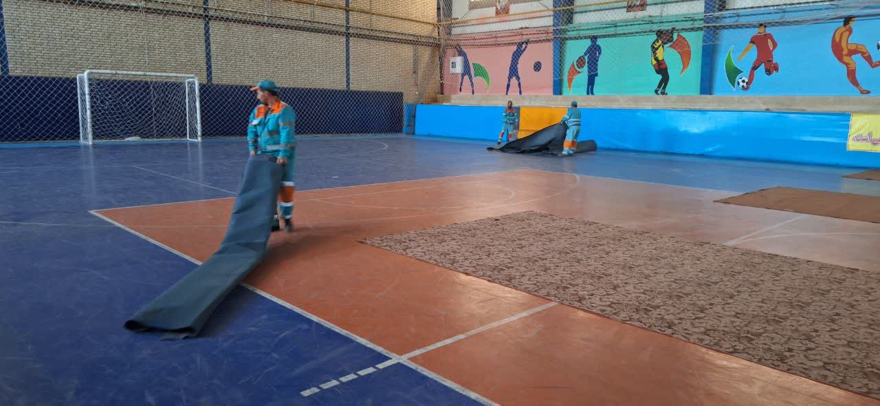 آماده سازی سالن ورزشی جهت اسکان و زائرین دهه پایانی صفر