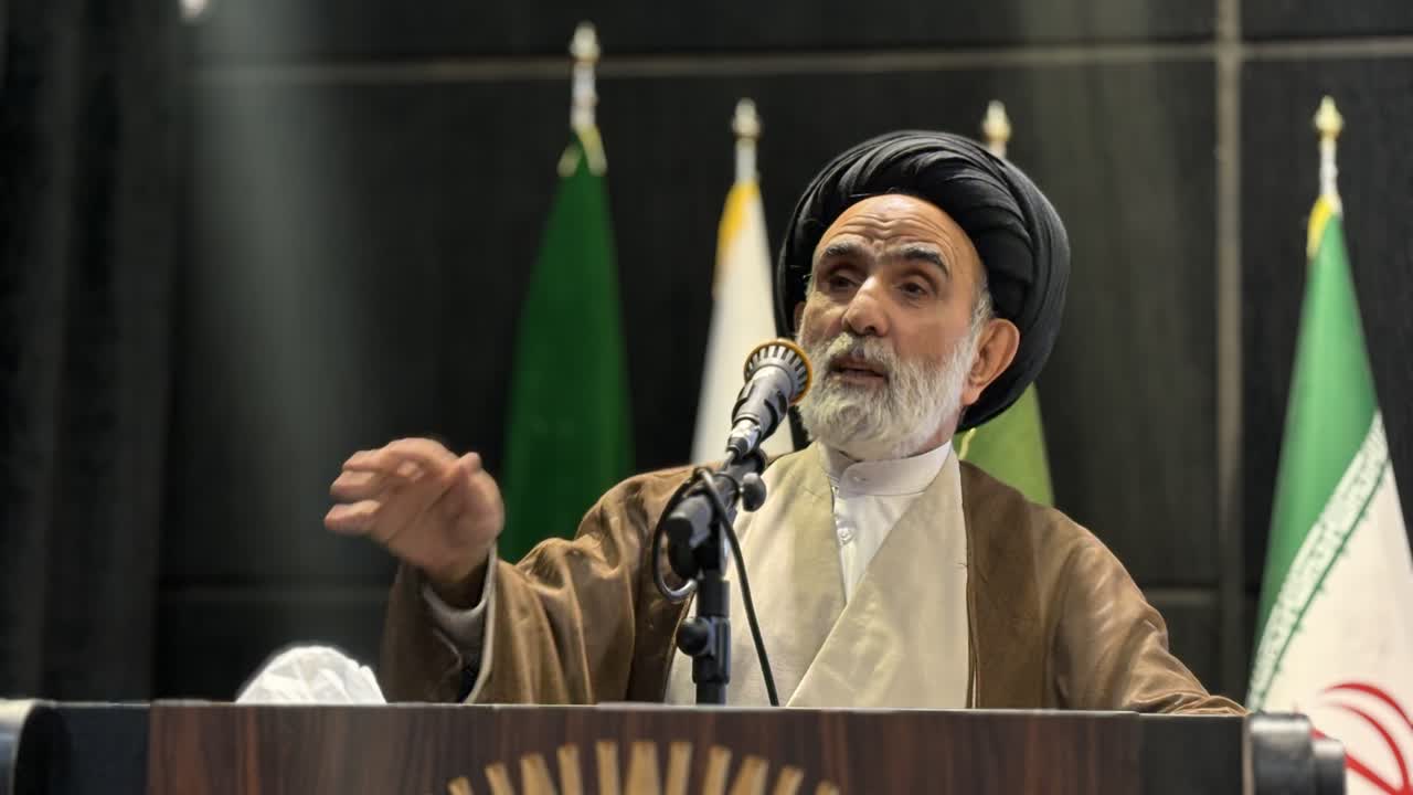 «فرزند کمتر، زندگی بهتر» فرهنگ غیر اسلامی است