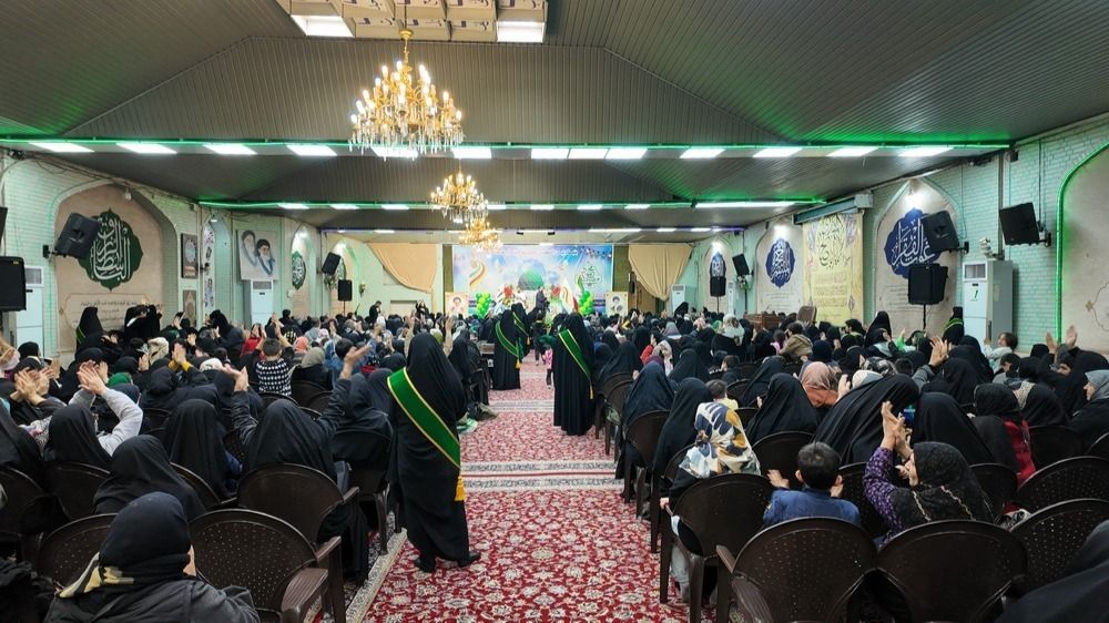 همراهی فرماندار مشهد با مهرجویان بنیاد بین‌الملل خیریه آبشار عاطفه‌ها در جشن مبعث